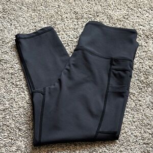 ZYIA Cropped Leggings 8/10